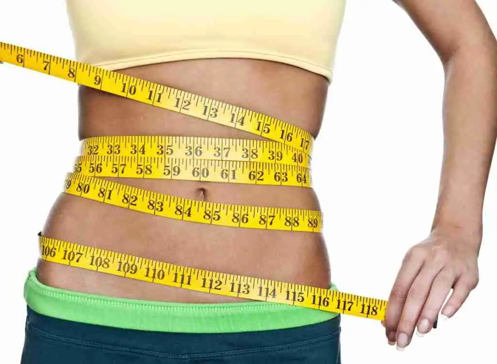 Does Saran Wrapping Your Stomach While Working Out Help You Lose Fat? (We Find Out)